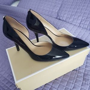 Michael Kors hills color black size 9